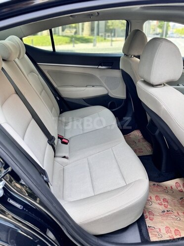 Hyundai Elantra 2018, 60,900 km - 2.0 l - Bakı
