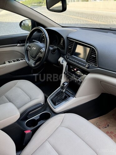 Hyundai Elantra 2018, 60,900 km - 2.0 l - Bakı