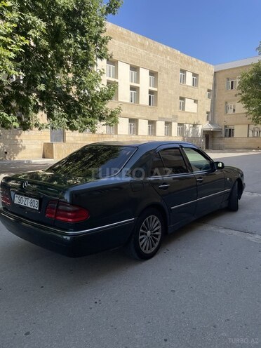 Mercedes E 240 1999, 214,000 km - 2.4 l - Bakı