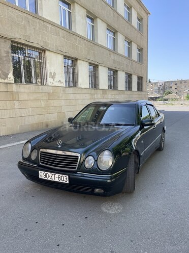 Mercedes E 240 1999, 214,000 km - 2.4 l - Bakı