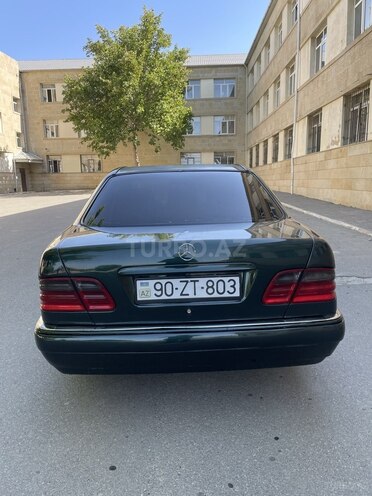 Mercedes E 240 1999, 214,000 km - 2.4 l - Bakı