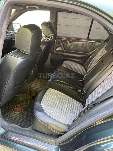Mercedes E 240 1999, 214,000 km - 2.4 l - Bakı