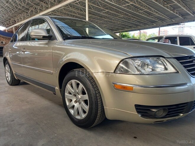 Volkswagen Passat 2004, 202,400 km - 1.8 l - Gəncə