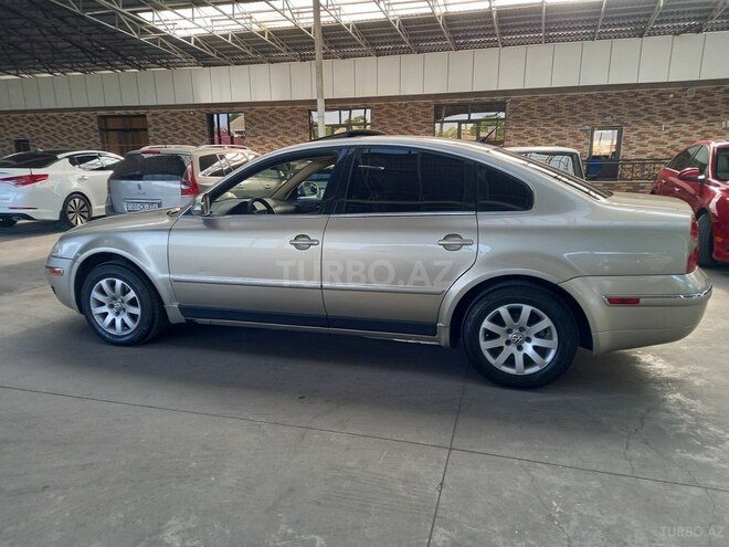 Volkswagen Passat 2004, 202,400 km - 1.8 l - Gəncə
