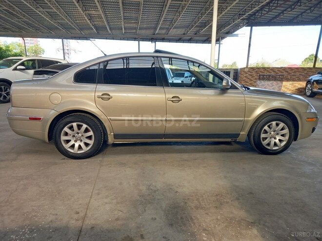Volkswagen Passat 2004, 202,400 km - 1.8 l - Gəncə