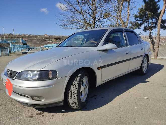 Opel Vectra 1998, 250,000 km - 2.0 l - Quba