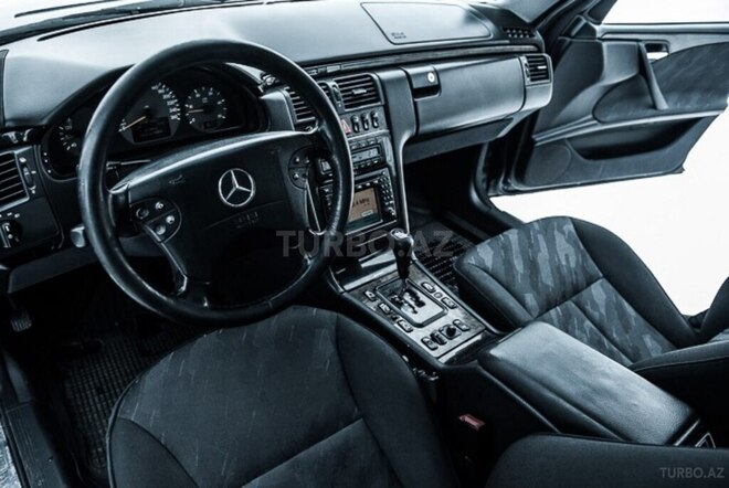 Mercedes E 220 d 2001, 360,000 km - 2.2 l - Xırdalan