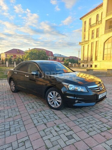 Honda Accord 2012, 271,000 km - 2.4 л - Quba