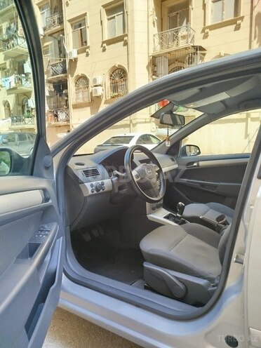 Opel Astra 2009, 240,000 km - 1.3 l - Bakı