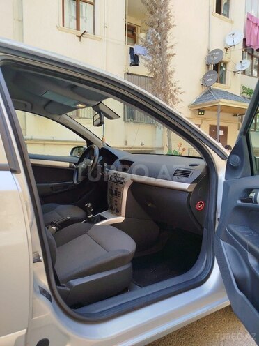 Opel Astra 2009, 240,000 km - 1.3 l - Bakı