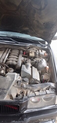 BMW 320 1992, 355,550 km - 2.0 l - Masallı