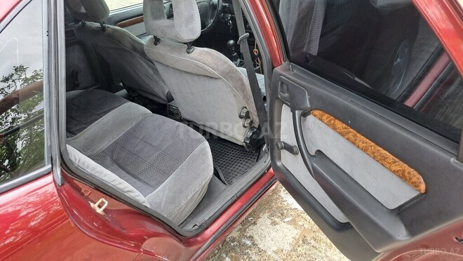 Opel Vectra 1995, 156,000 km - 1.8 l - Qazax