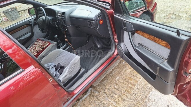 Opel Vectra 1995, 156,000 km - 1.8 l - Qazax