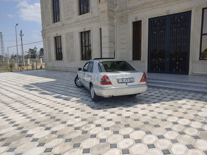 Mercedes C 180 1995, 400,000 km - 1.8 l - Saatlı