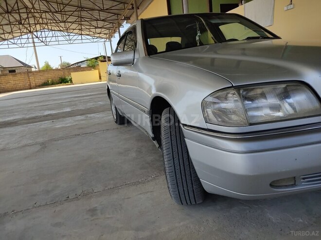 Mercedes C 180 1995, 400,000 km - 1.8 l - Saatlı