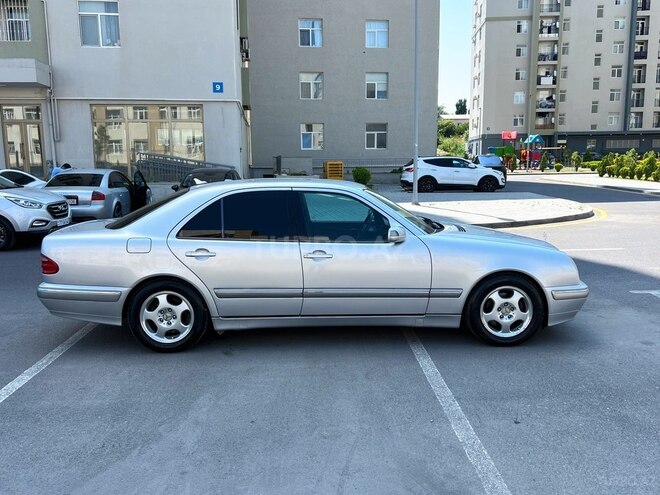 Mercedes E 240 2001, 245,000 km - 2.6 l - Salyan