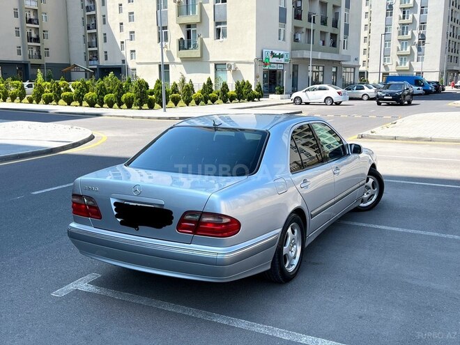 Mercedes E 240 2001, 245,000 km - 2.6 l - Salyan
