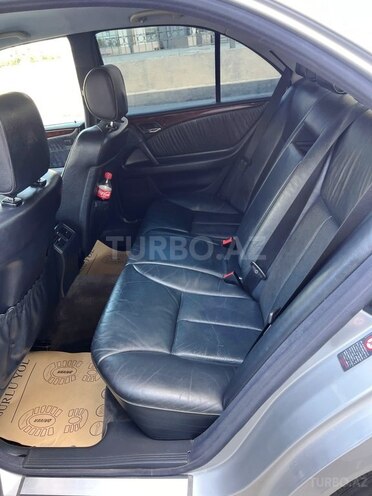Mercedes E 240 2001, 245,000 km - 2.6 l - Salyan