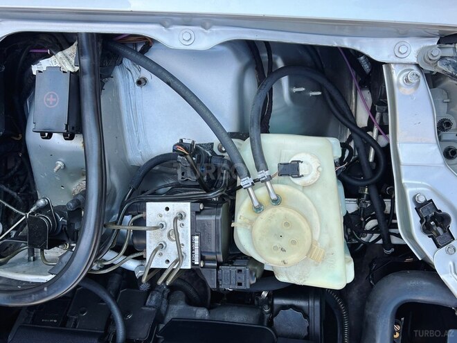 Mercedes E 240 2001, 245,000 km - 2.6 l - Salyan