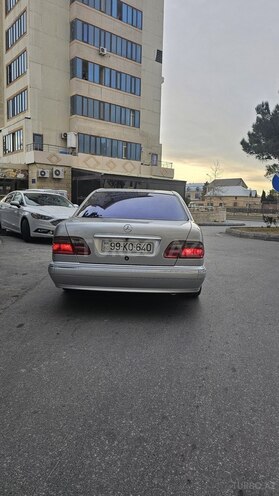 Mercedes E 240 2000, 310,000 km - 2.4 l - Bakı