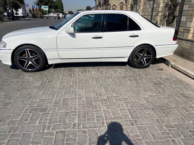 Mercedes C 230 1997, 231,401 km - 2.3 l - Bakı