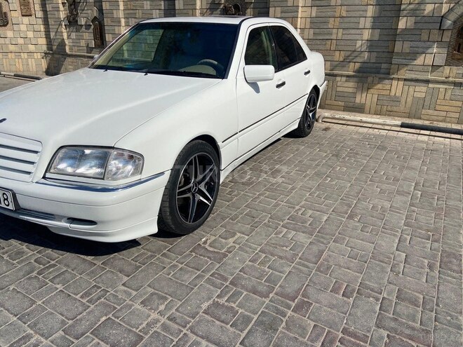 Mercedes C 230 1997, 231,401 km - 2.3 l - Bakı