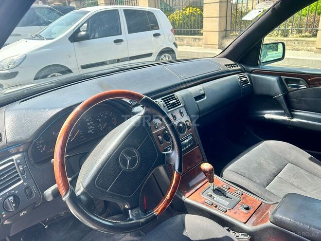 Mercedes E 230 1996, 390,000 km - 2.3 l - Bakı