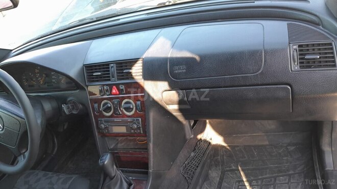 Mercedes C 220 1999, 220,000 km - 2.2 l - Bakı