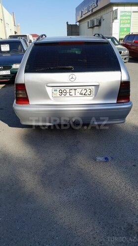 Mercedes C 220 1999, 220,000 km - 2.2 l - Bakı