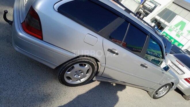 Mercedes C 220 1999, 220,000 km - 2.2 l - Bakı