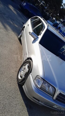 Mercedes C 220 1999, 220,000 km - 2.2 l - Bakı