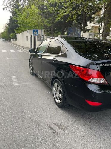 Hyundai Accent 2013, 162,500 km - 1.4 l - Qax