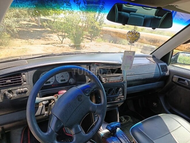 Volkswagen Vento 1997, 180,000 km - 2.0 l - Bakı