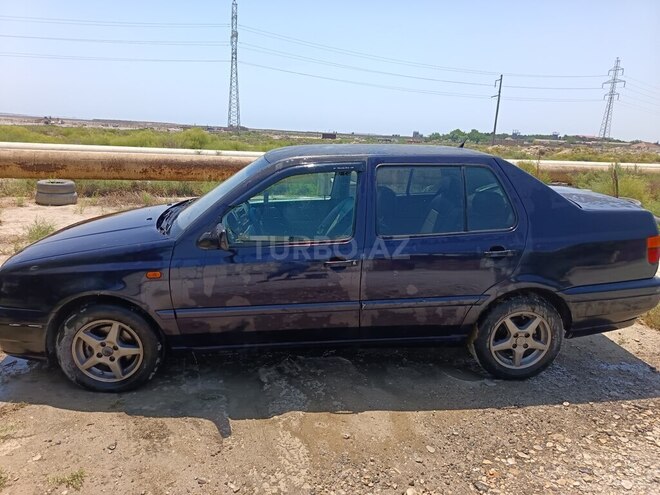 Volkswagen Vento 1997, 180,000 km - 2.0 l - Bakı