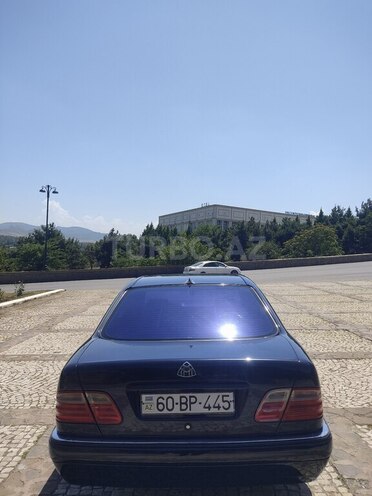 Mercedes E 250 1997, 471,500 km - 2.5 l - Tovuz