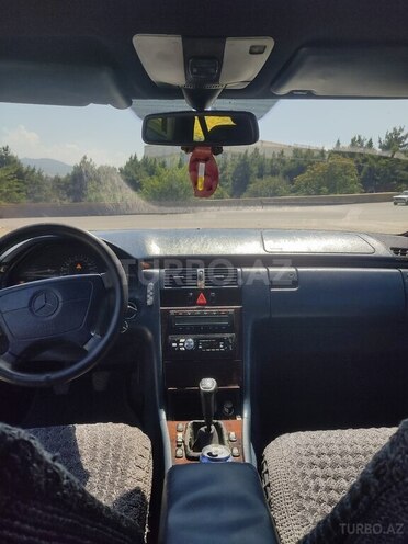 Mercedes E 250 1997, 471,500 km - 2.5 l - Tovuz