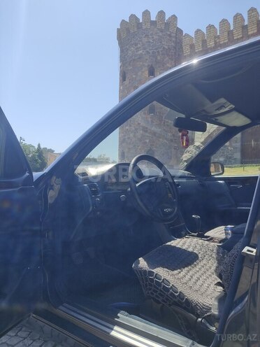 Mercedes E 250 1997, 471,500 km - 2.5 l - Tovuz
