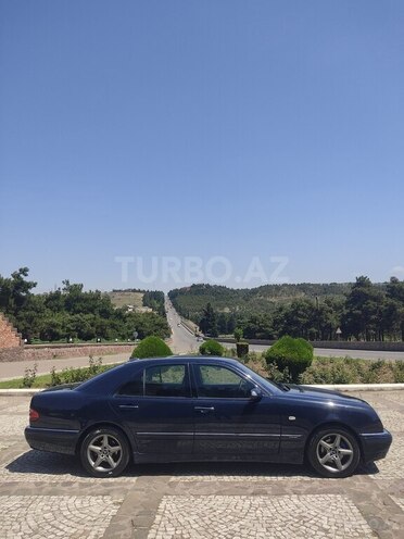 Mercedes E 250 1997, 471,500 km - 2.5 l - Tovuz