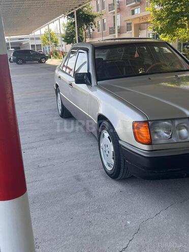 Mercedes E 200 1993, 362,323 km - 2.0 l - Bakı