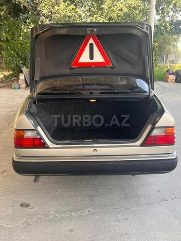 Mercedes E 200 1993, 362,323 km - 2.0 l - Bakı