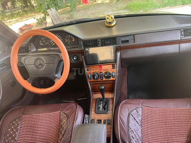 Mercedes E 200 1993, 362,323 km - 2.0 l - Bakı