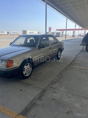 Mercedes E 200 1993, 362,323 km - 2.0 l - Bakı