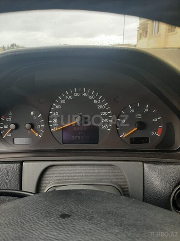 Mercedes E 270 2001, 350,000 km - 2.7 l - Bakı