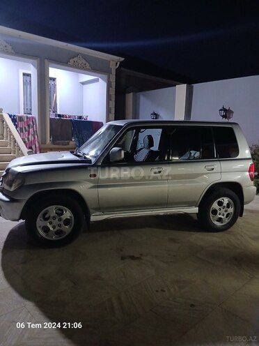 Mitsubishi Pajero io 2002, 250,000 km - 2.0 l - Bakı