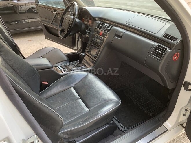 Mercedes E 320 2000, 271,031 km - 3.2 l - Bakı