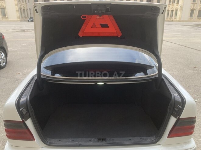 Mercedes E 320 2000, 271,031 km - 3.2 l - Bakı