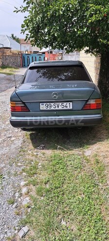 Mercedes E 220 1992, 450,000 km - 2.2 l - Şəki