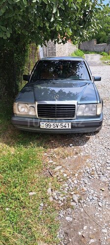 Mercedes E 220 1992, 450,000 km - 2.2 l - Şəki