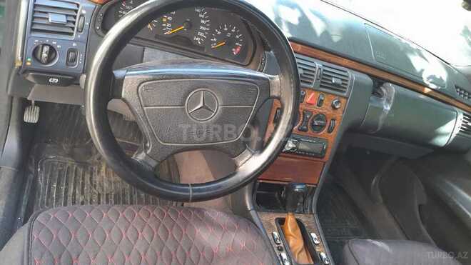 Mercedes E 200 1996, 315,000 km - 2.0 l - Bakı