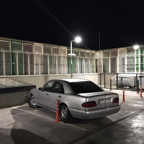Mercedes E 220 d 1998, 292,120 km - 2.2 l - Bakı